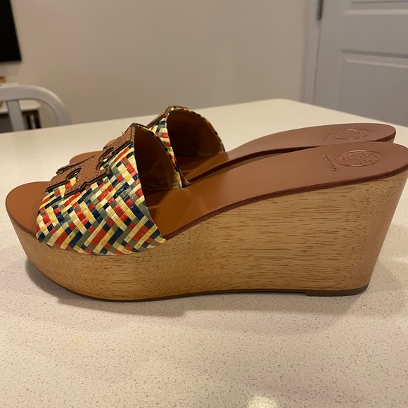 Tory Burch wedge sandal NWT box & dust bag. Leather & raffia. Size 8.5 - Picture 6 of 9